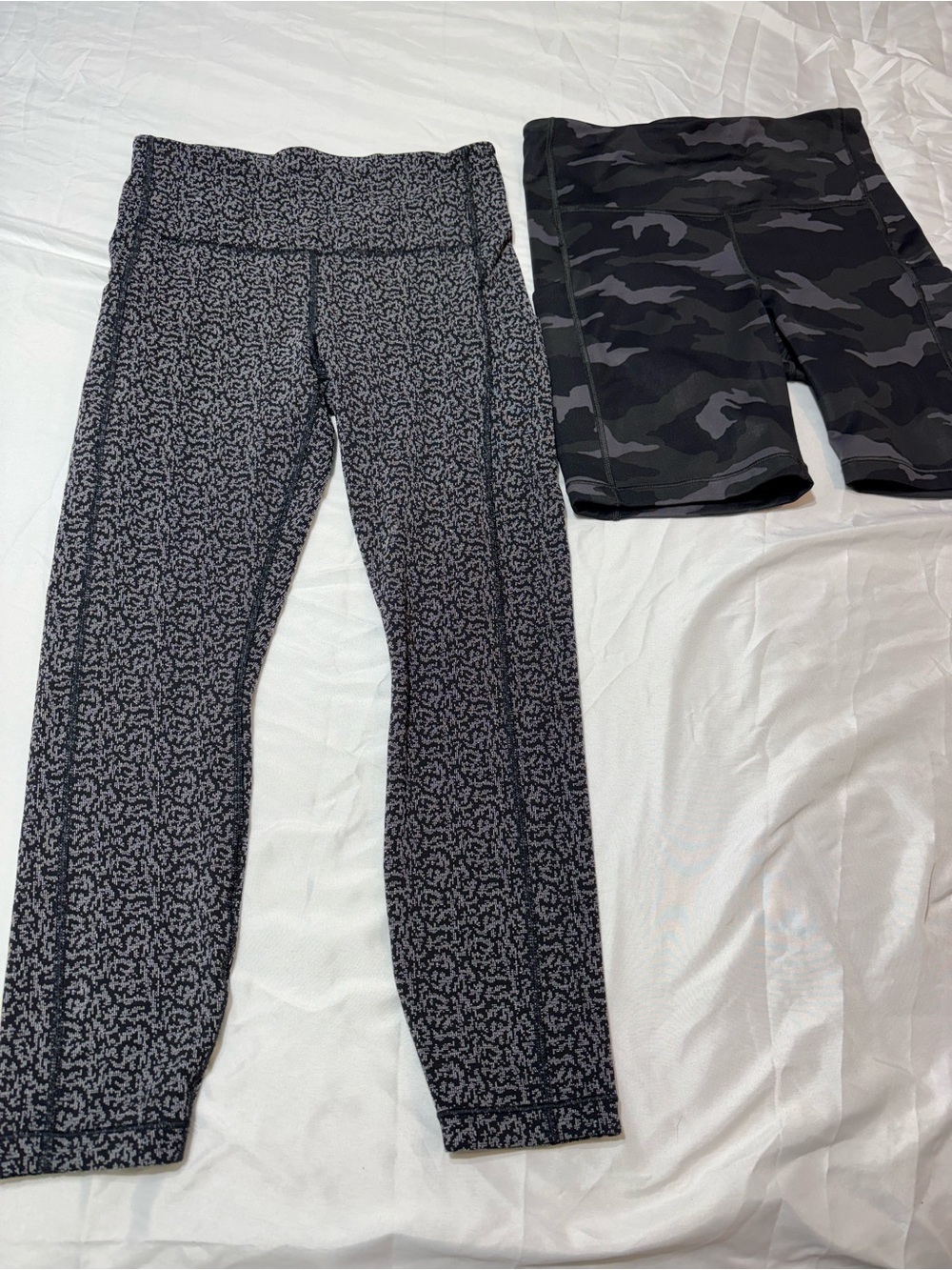Athleta Small Petite Leggings & Shorts Set Ultimate Stash Pocket Camo 2 Pc